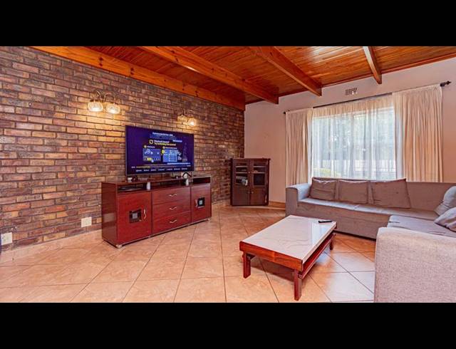 4 BEDROOM HOUSE FOR SALE IN VERWOERDPARK